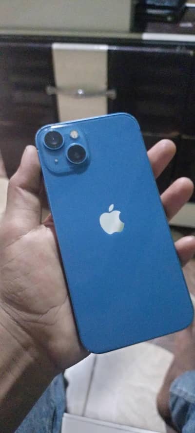 Apple iPhone 13