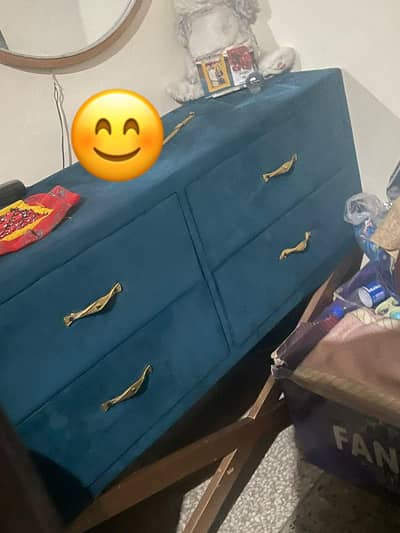 Bed room set available condition new