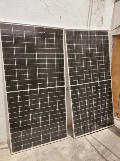 390 watts Canadian solar panels 25 pieces 10by10 condition