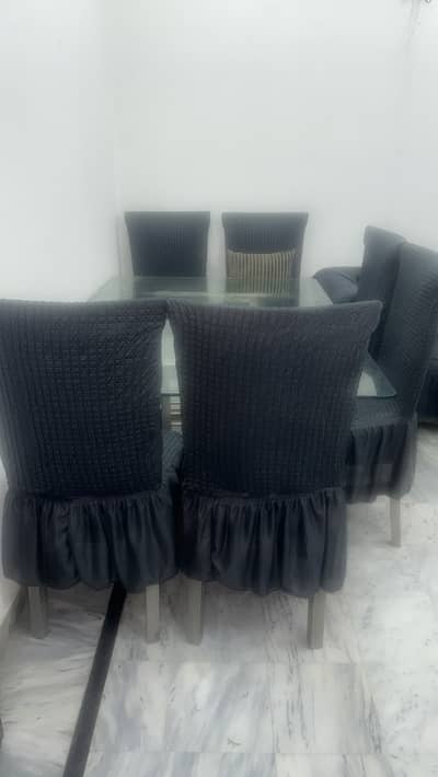 Dining Table with Chairs (Excellent Condition)