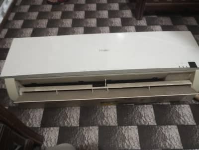non inverter AC
