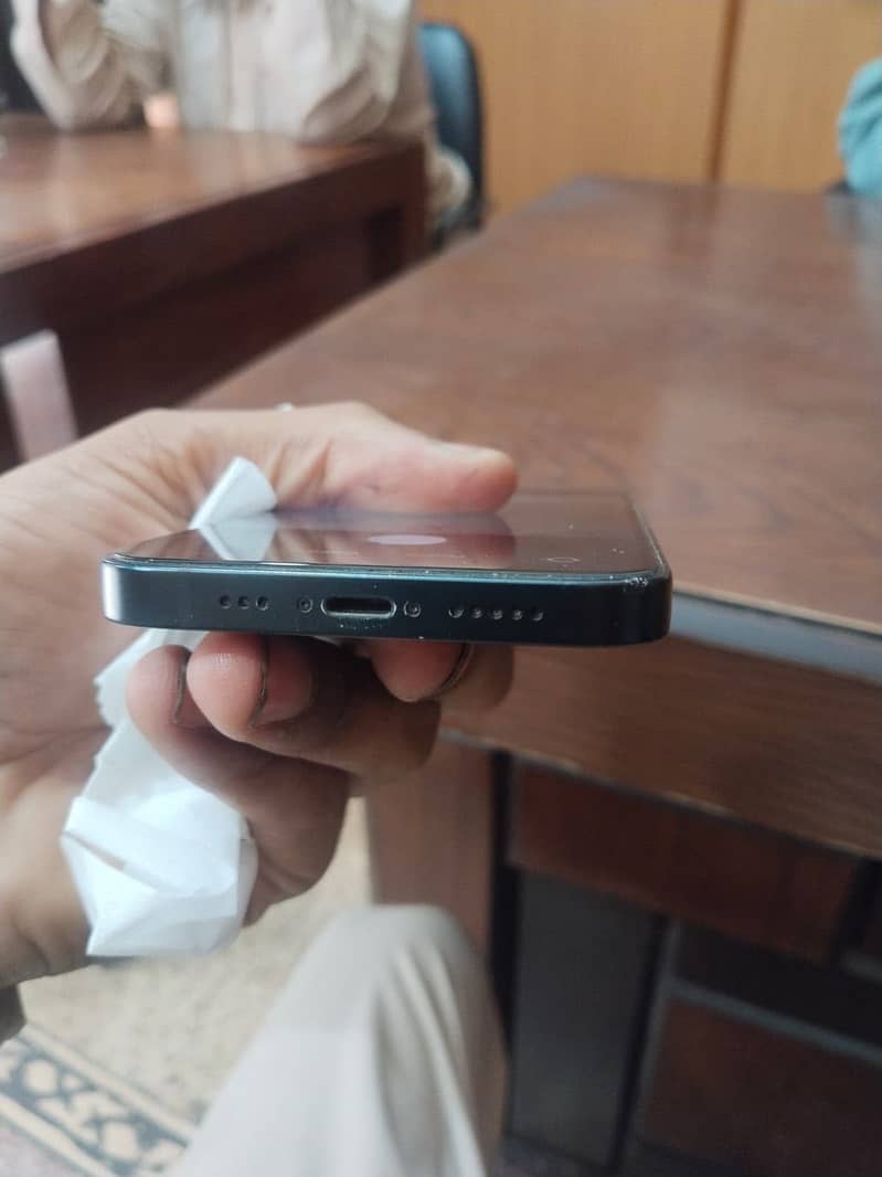 Apple iPhone 13 4