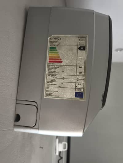 Gree   1ton  G10 Model ایک سال یوز 10/10
