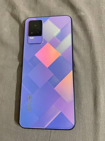 Vivo V21e for sale in A1 condition no major issue in proper working