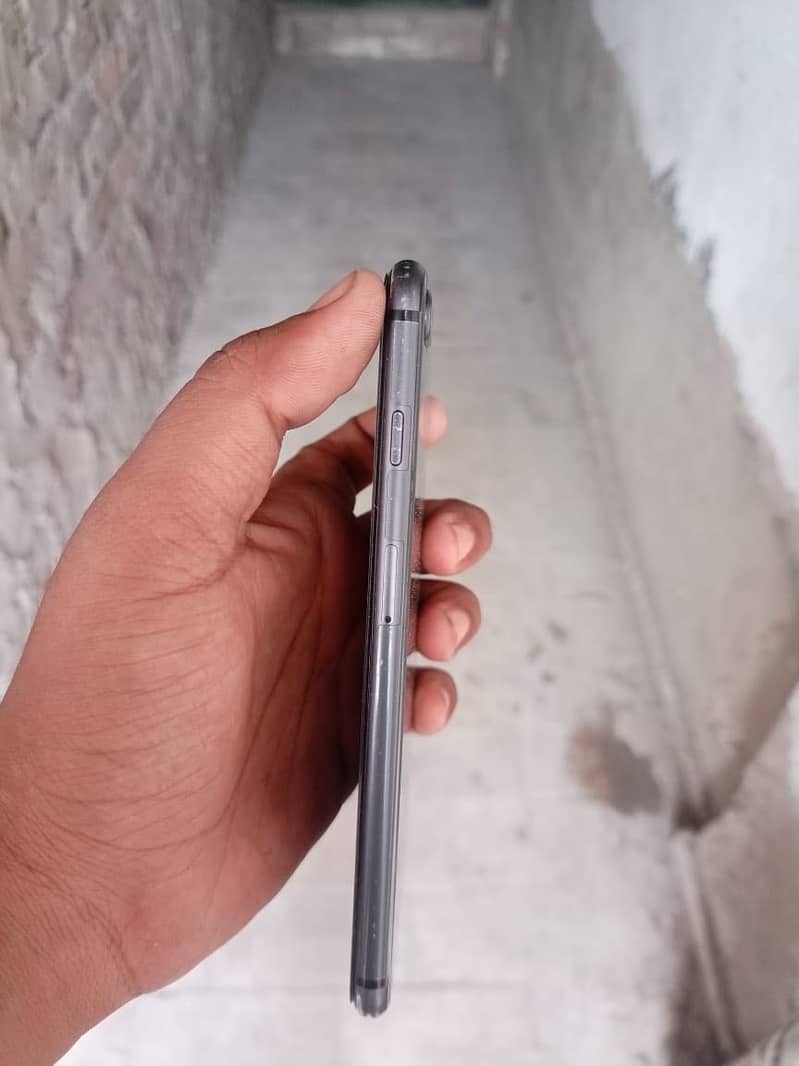 Apple iPhone 8 Plus 0