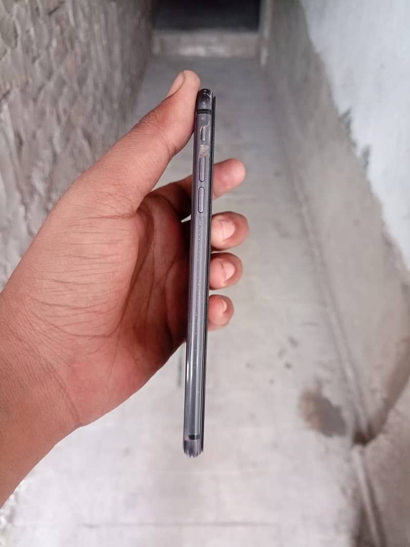 Apple iPhone 8 Plus 3