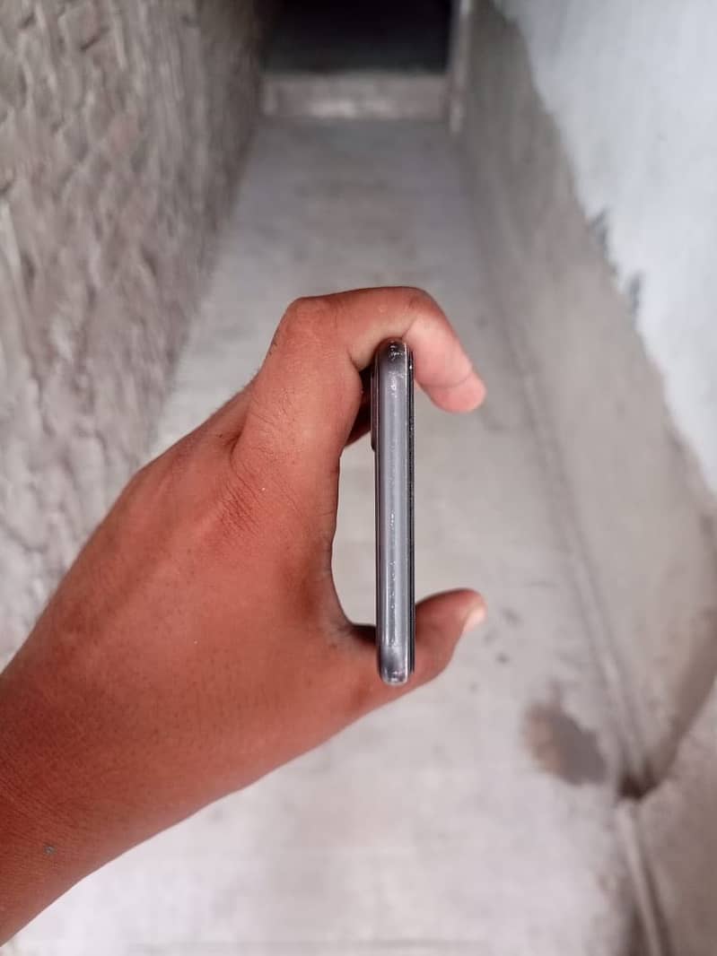 Apple iPhone 8 Plus 4