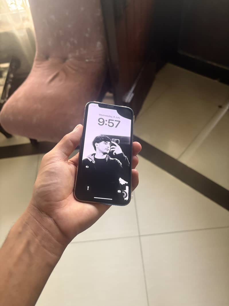 Apple iPhone X 3