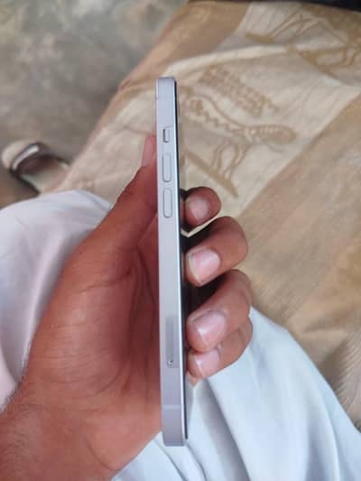 Apple iPhone 14