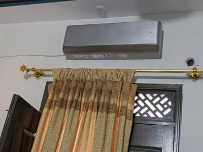 Gree Airy Pro 1 Ton Inverter AC (Like NEW)