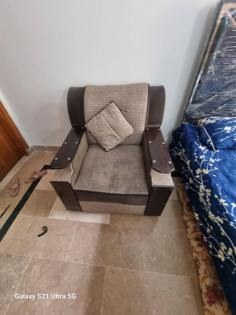 7 seater sofa with table 6