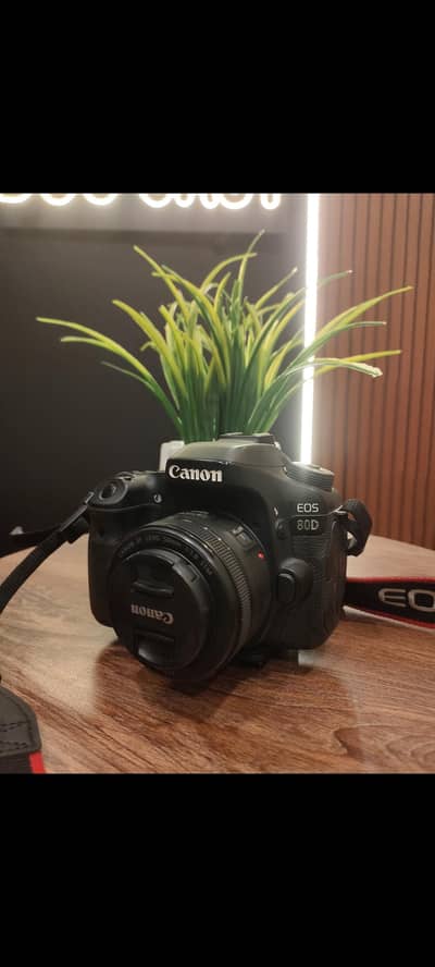 Canon 80d with 50mm 1.8 lense new condition