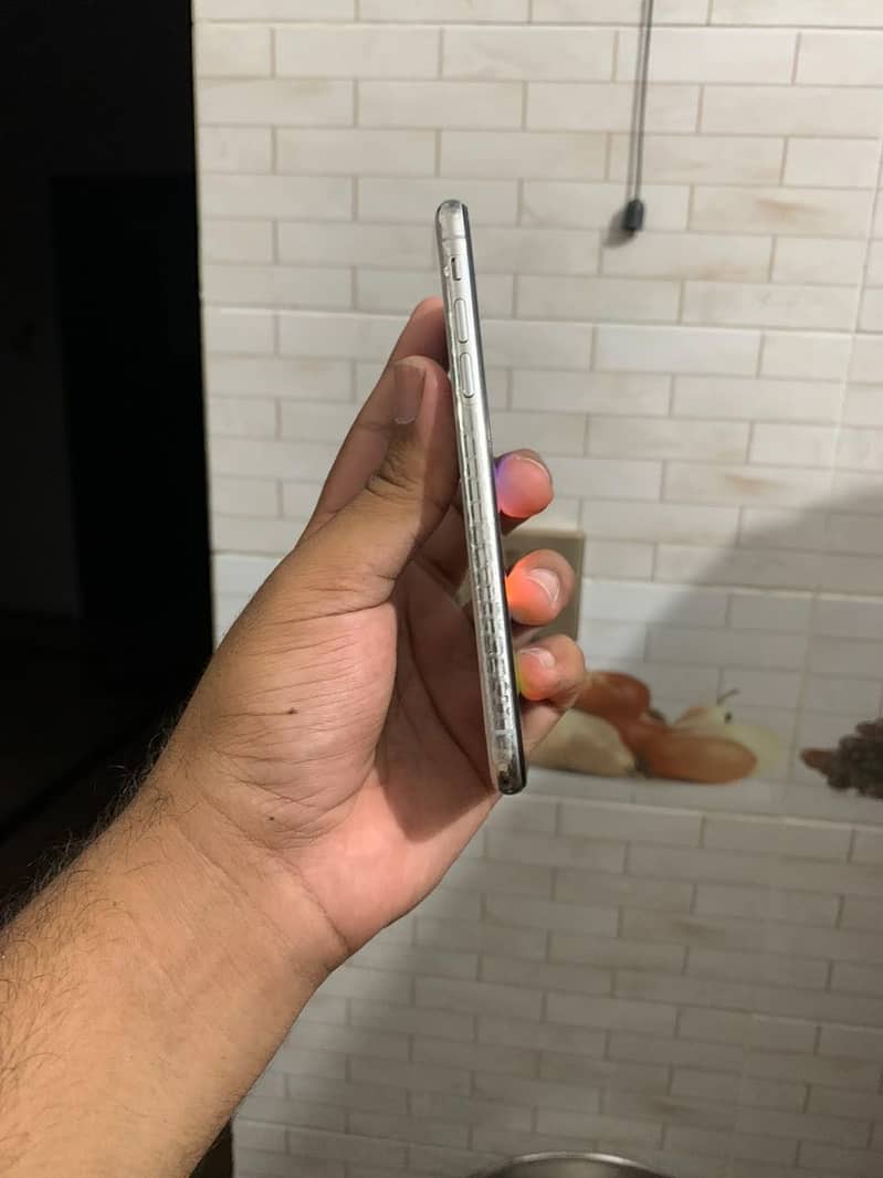 Apple iPhone X 0