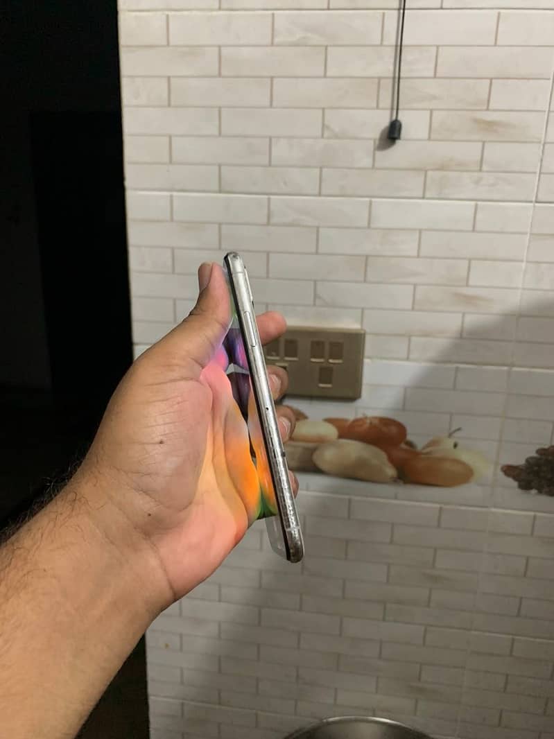 Apple iPhone X 3