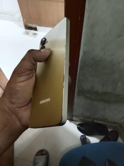 Samsung Mobile A06