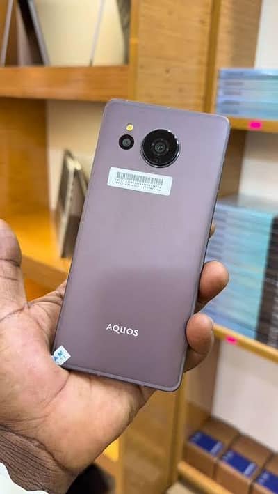 Sharp Aquos Sense7 plus