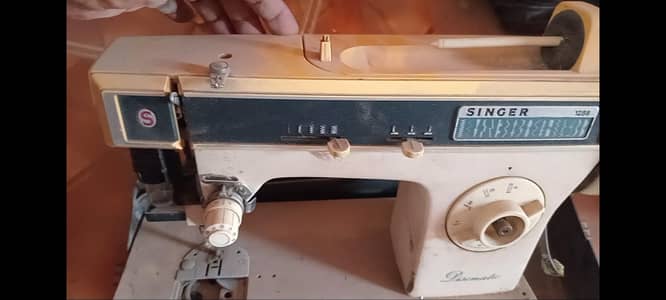 DISCMATIC SINGER SEWING MACHINE