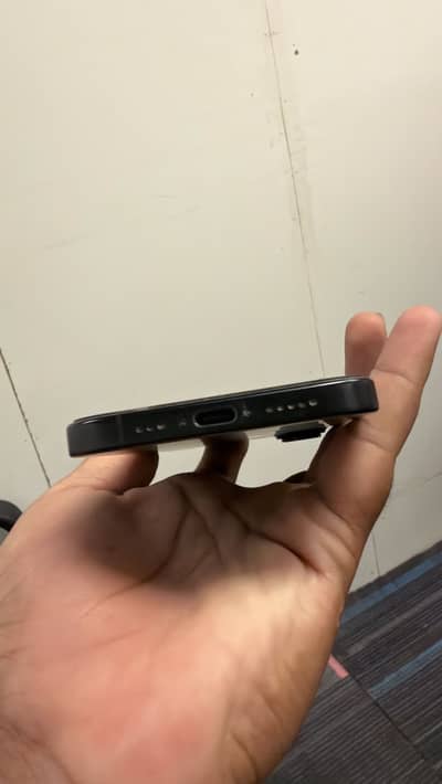 iPhone 16 jv 10/10 condition 91 batery health total genuine black sp