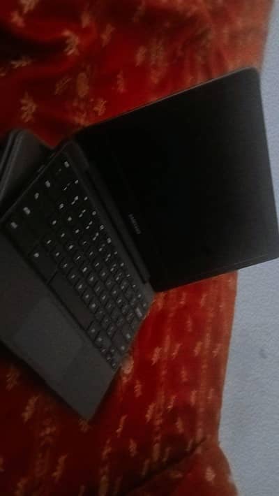 XE500C13-K04US