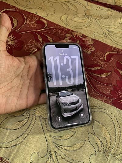 Apple iPhone 13