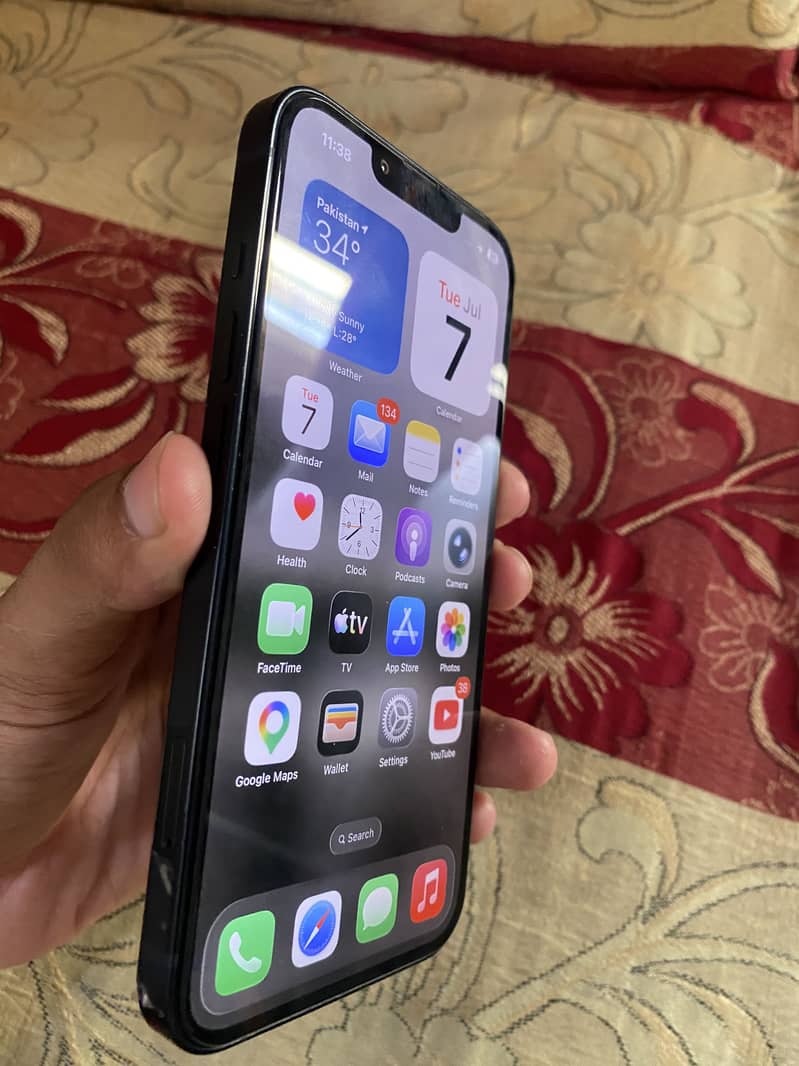 Apple iPhone 13 2