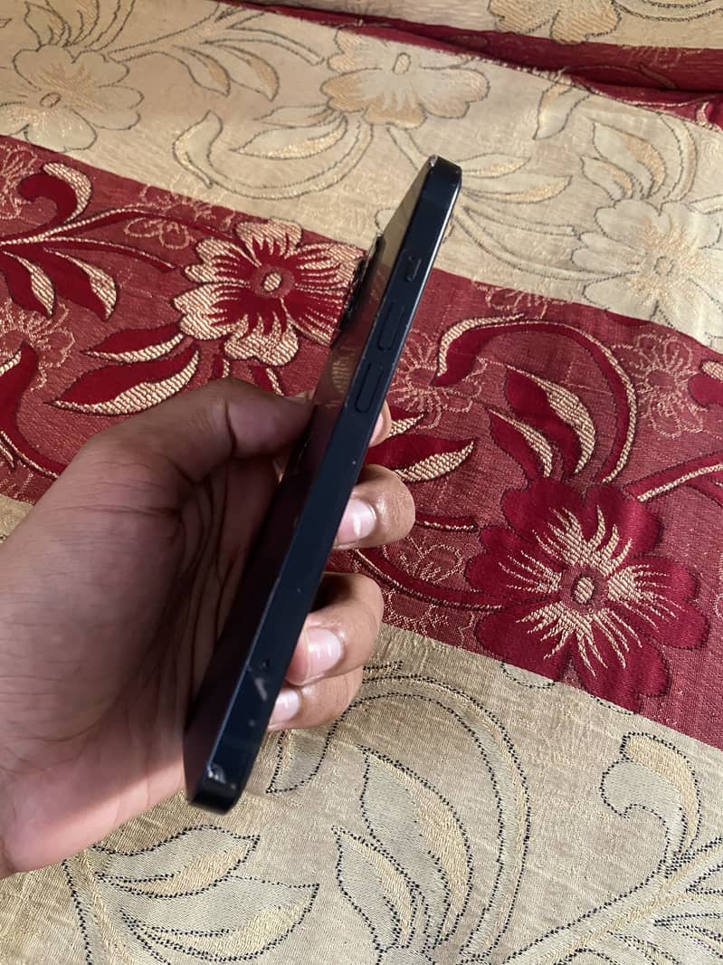 Apple iPhone 13 3