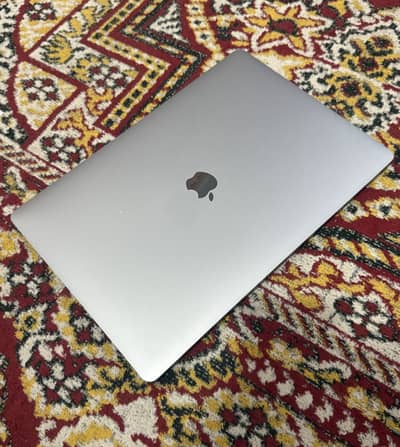 MacBook pro 2019 read add