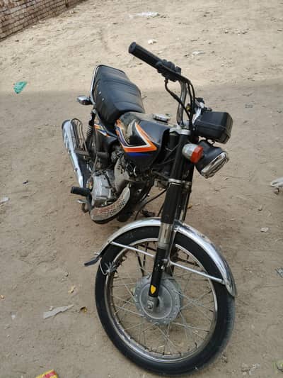 Honda 125 Good condition Sukkur number 18-19 model
