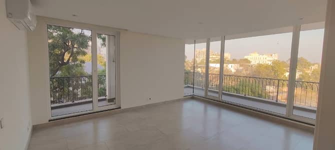 1 Bedroom 550 Sqft Unfurnished Apartment For Rent in Mm Alam Road Gulberg
