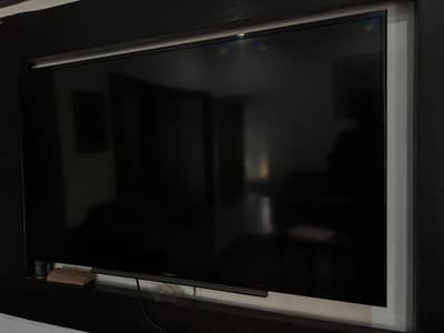 48-inch model (Sony Bravia KLV-48R472B)