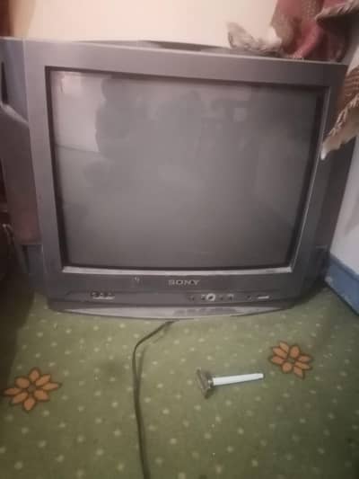 Sony tv available hai bilkul ok hai bajnha hai aghr kisi nai lina hai