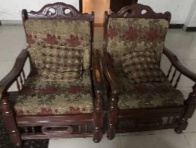 8/10 sofa set with life time guarantee foam seats up for sale