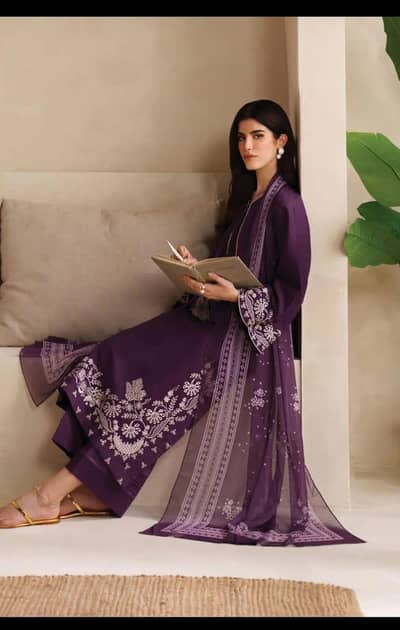 Garnet lawn 9070 Embroidered purple Dupatta set
