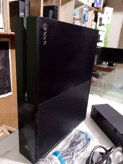 Xbox one (1 Tb)