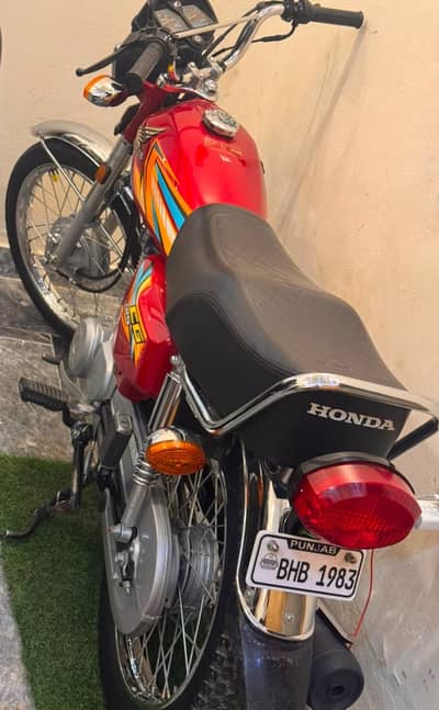 Honda 125 red lovers 26model