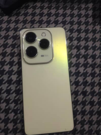 Infinix Hot 40