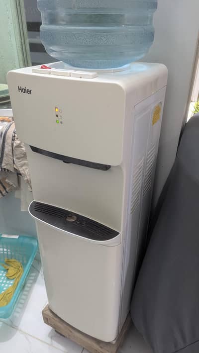Haier Water Dispenser