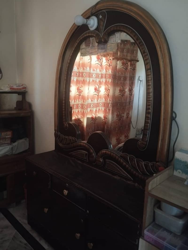 double bed and dressing table 1