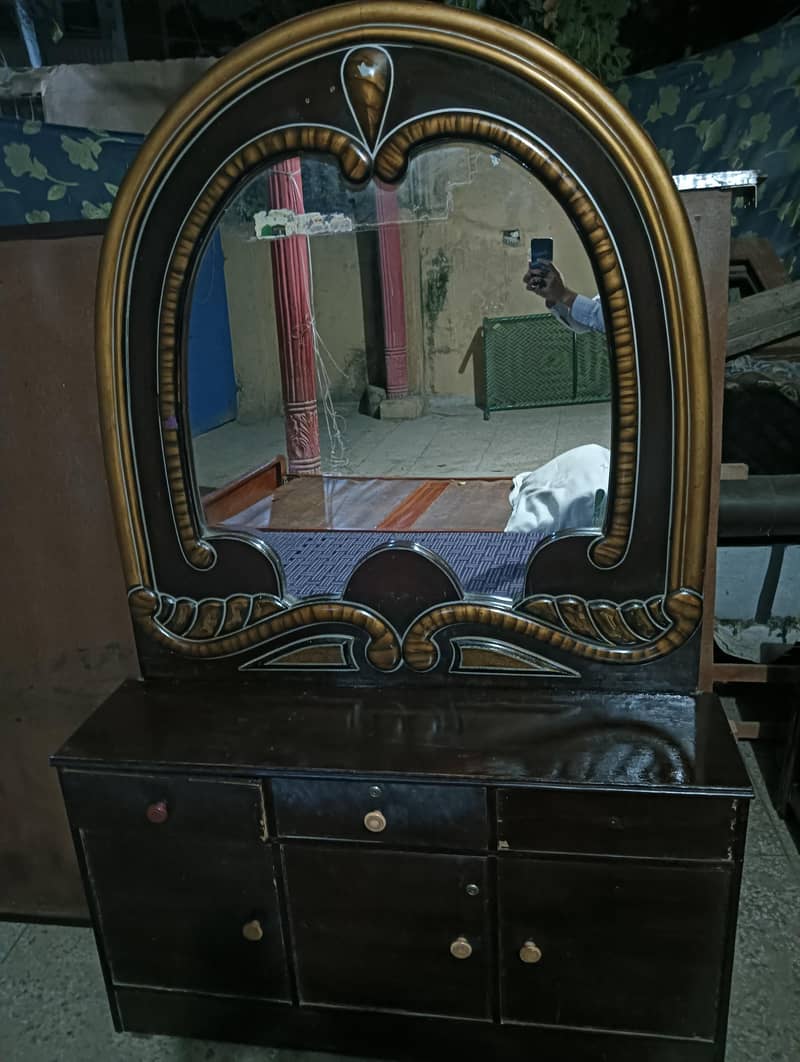 double bed and dressing table 2