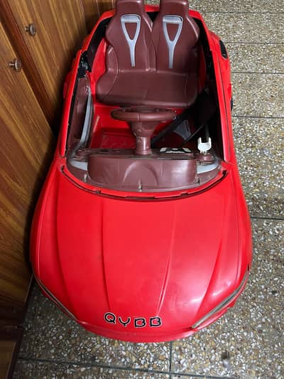 Kids battery operated car - hardly used