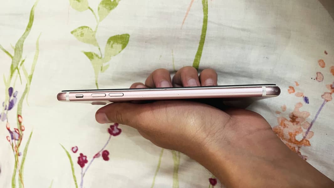 Apple iPhone 7 Plus 4