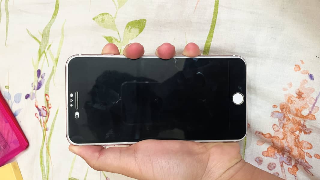 Apple iPhone 7 Plus 6