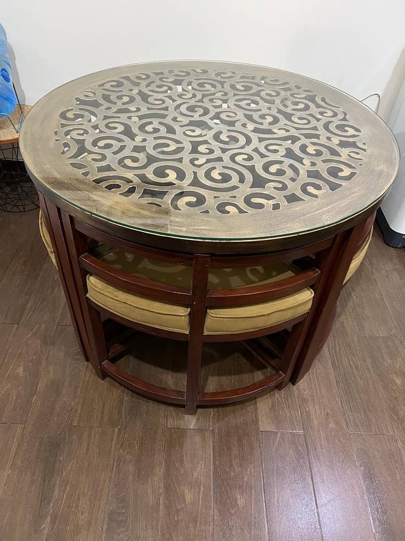 Dining table 0