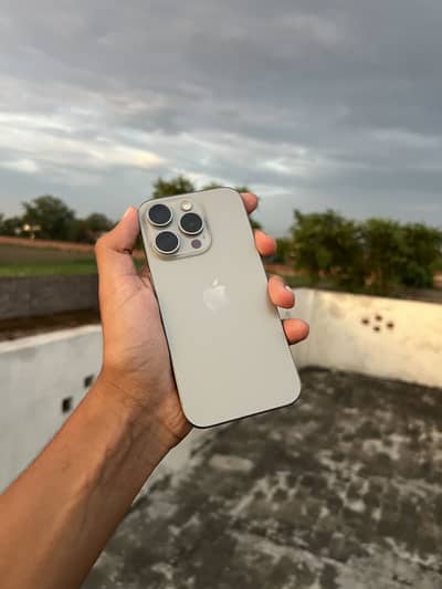 Apple iPhone 15 Pro