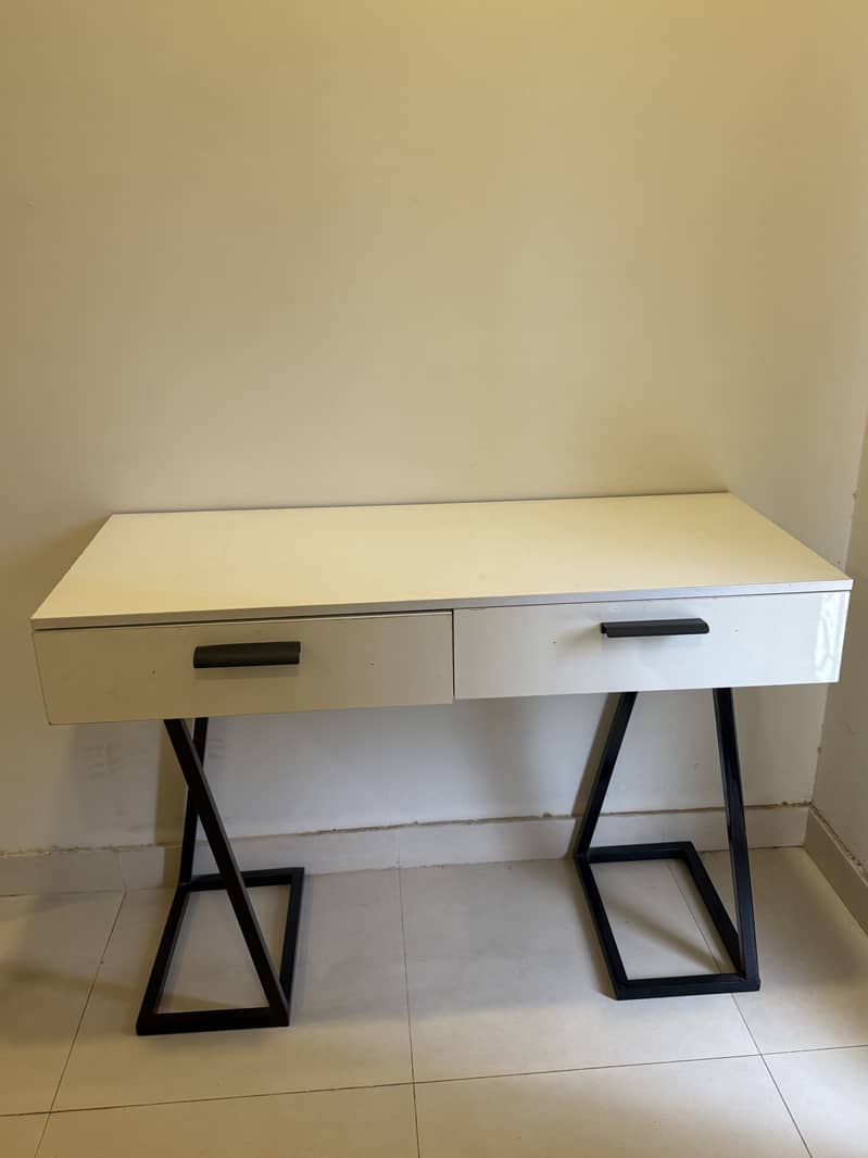 table, study table, storage table 0