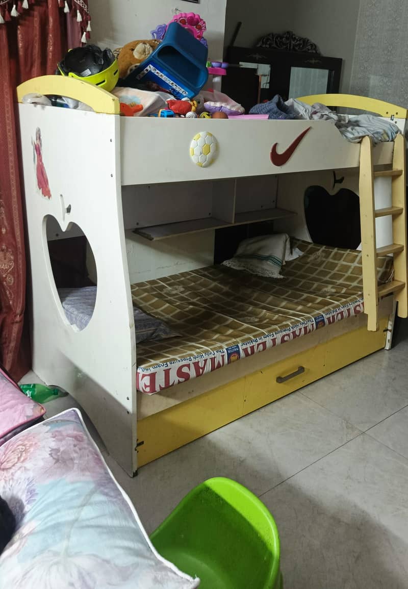 Double bed 0