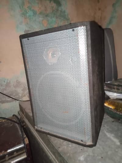 speakr light carambord thktok stand