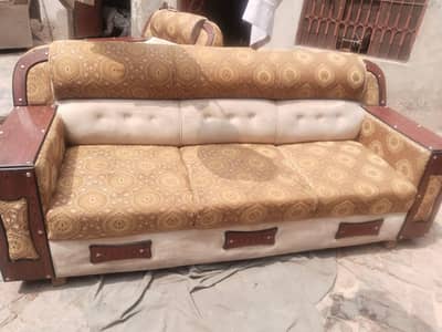 bhote acha sofa set hai comfortable hai perfect hai