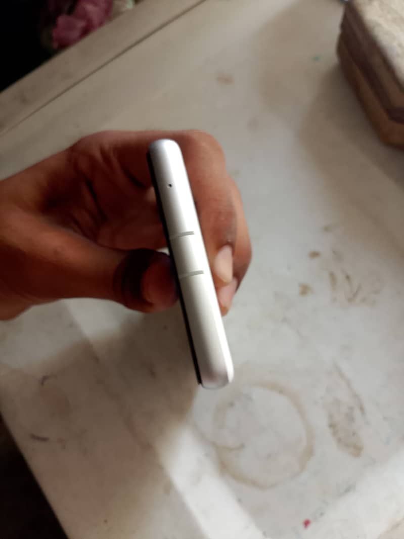 Google Pixel 7a 1