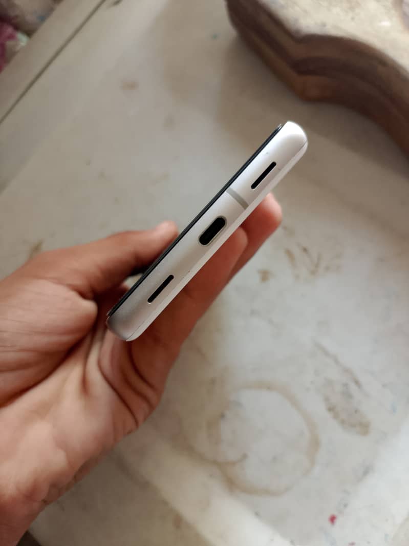 Google Pixel 7a 4